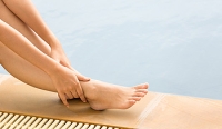 How Important Is Washing and Drying the Feet Daily?